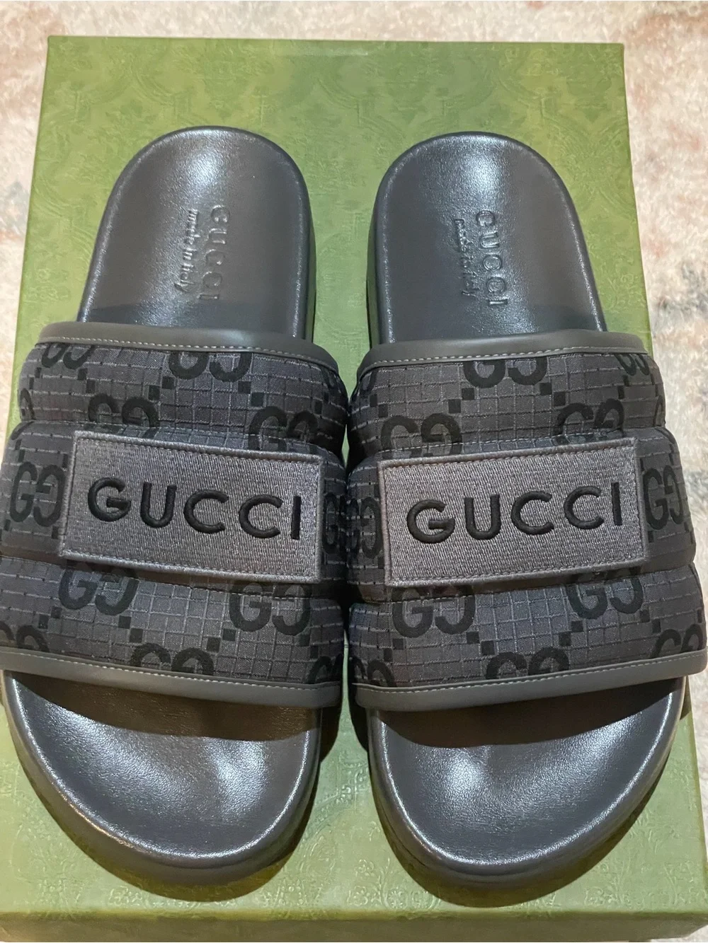 Gucci Off the Grid  Slides  M/8 -W/10 New full set